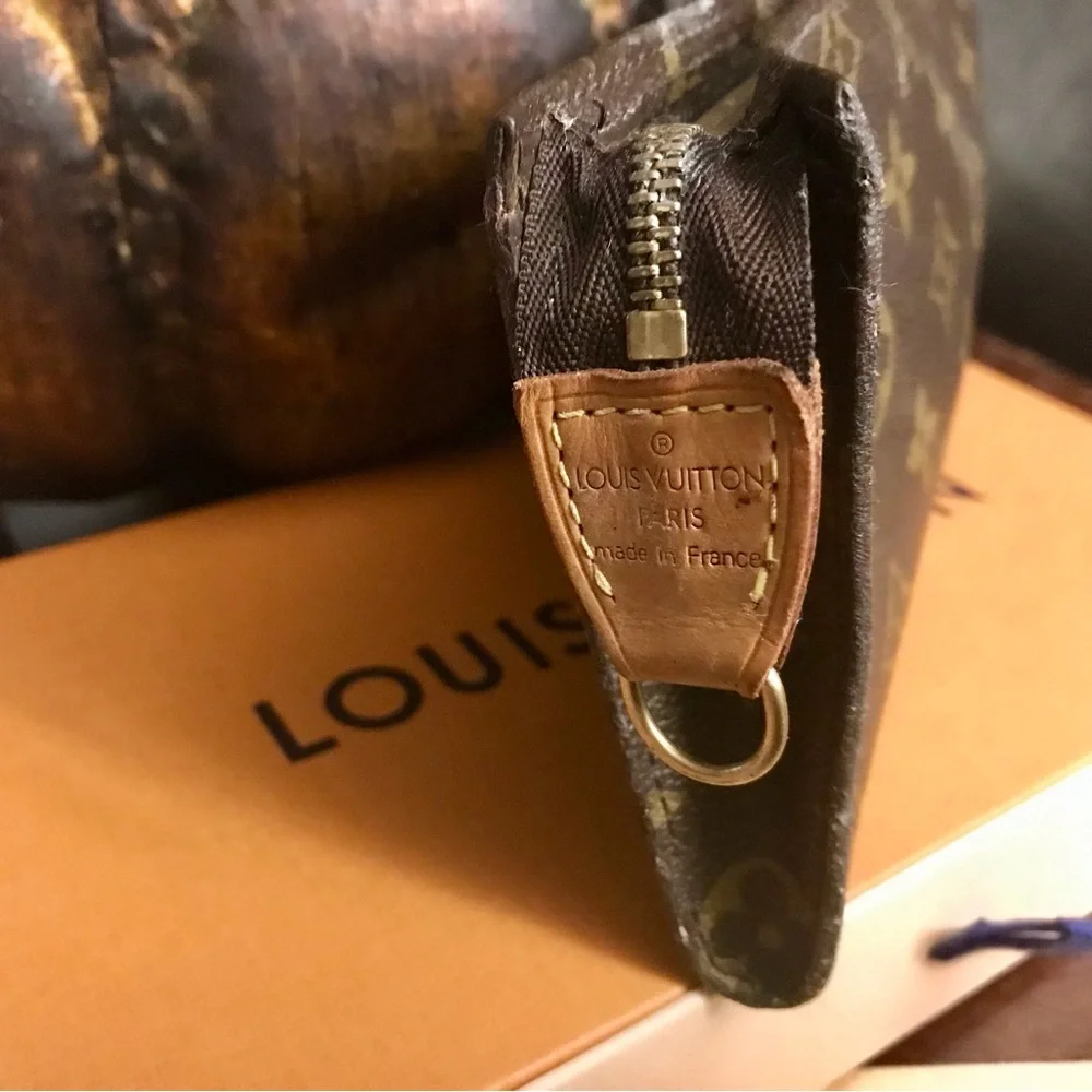 🤗 SOLD 👏🏻👏🏻👏🏻 Louis Vuitton Trousse Wristlet Pouch - Picture 3 of 13